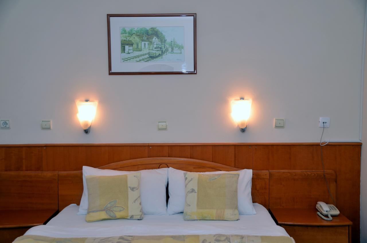 Garni Hotel Lake Чачак Экстерьер фото